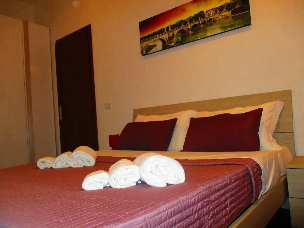 Maxim Rooms Rome 3*,