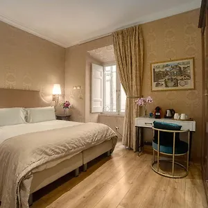 Bq House Trevi Luxury *** רומא