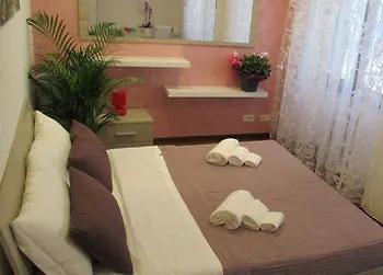 Maxim Rooms Roma 3*,  Italia