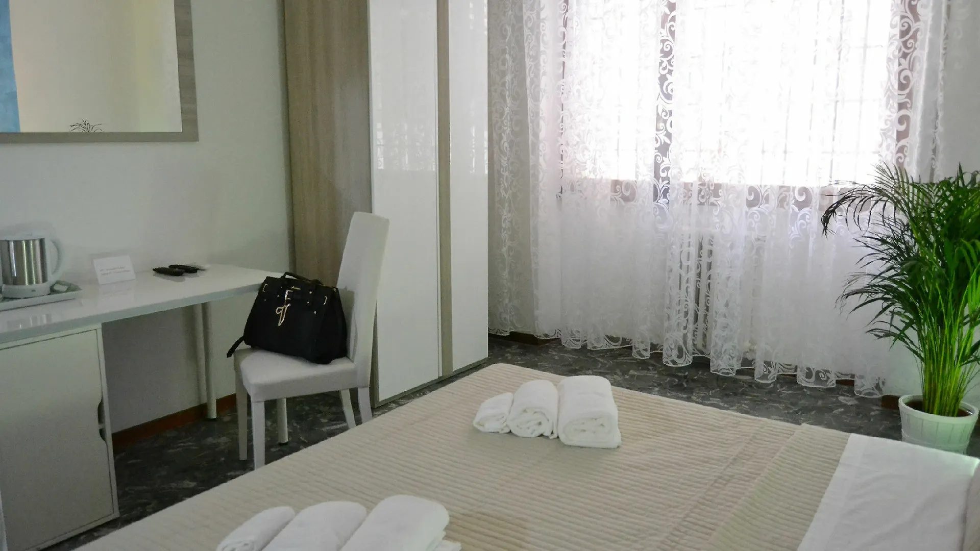 *** Pensión Maxim Rooms Roma Italia