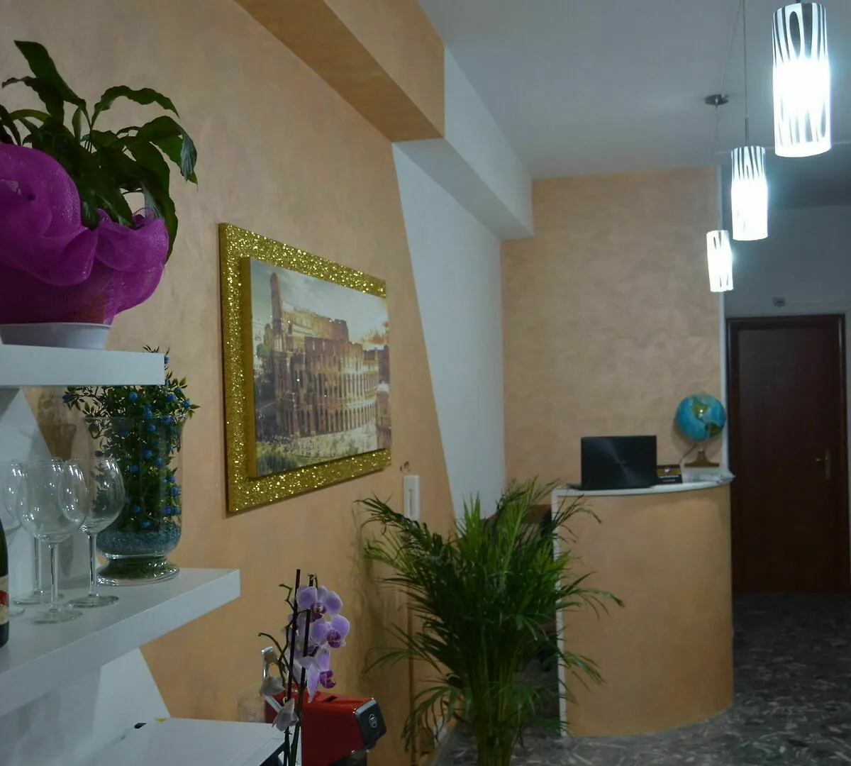 Maxim Rooms Roma 3*,  Italia